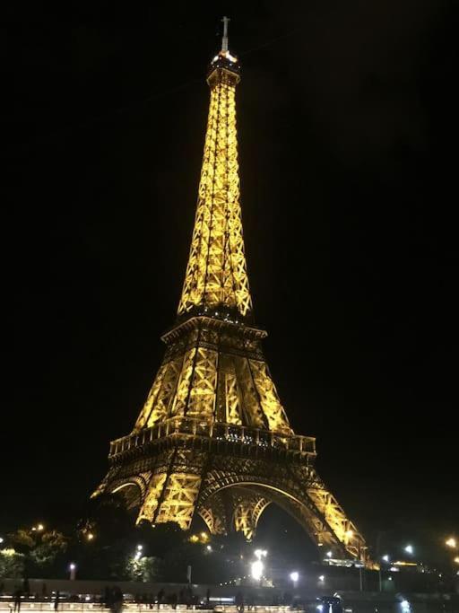 Private Bedrooms Near Eiffel Tower Parigi Esterno foto